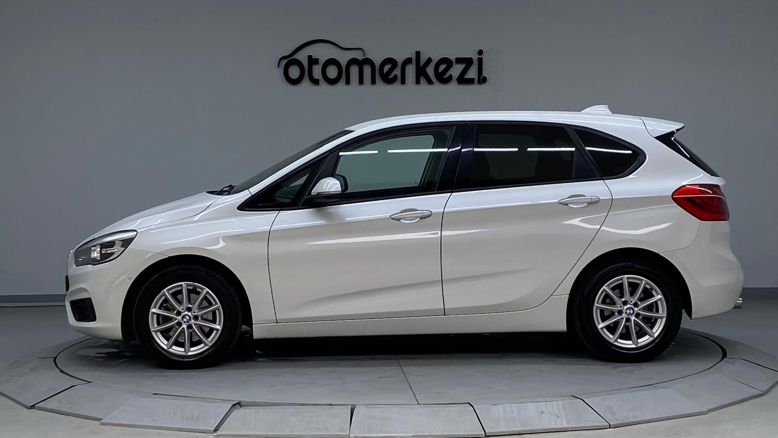 BMW 216d 7